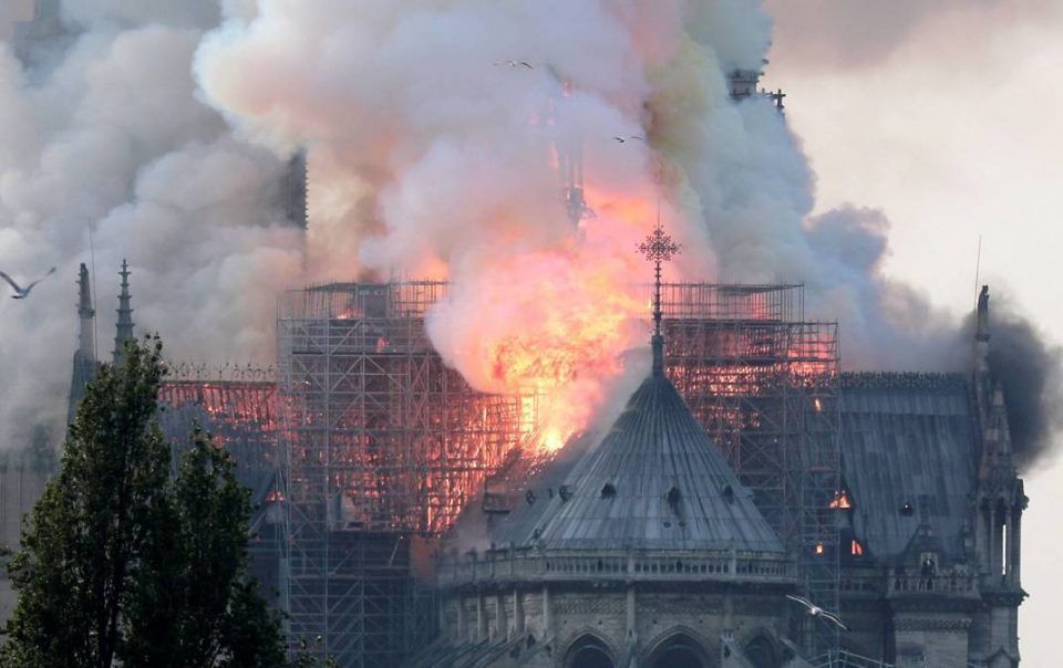 incendio en notre dame